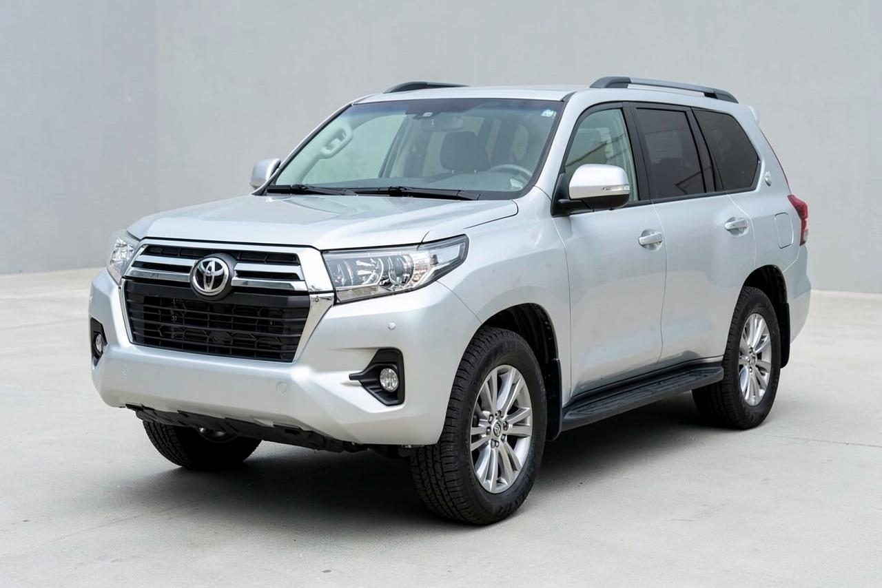 Toyota Land Cruiser Prado 2018 — Silver